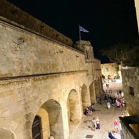Rhodes Old Town Harmony Apartment *